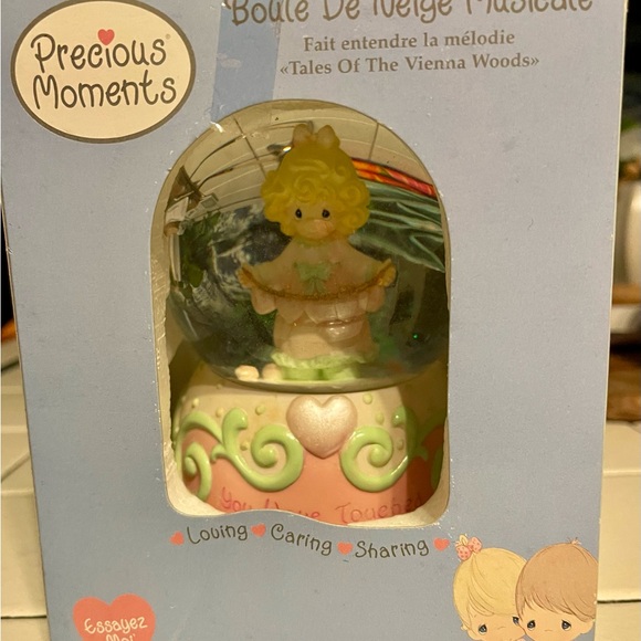 In Box Precious Moments Musical Waterball Globe’You Have Touched So Many Hearts’ - Picture 9 of 9